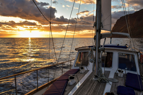 Funchal: dolfijnen en walvissen spotten bij zonsondergang