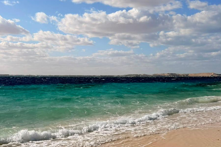 Hurghada: Private Speedboat to Magawish Island 8-hour Private Speedboat With Lunch
