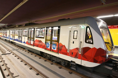 Quito: By bike, viewpoint, markets, parks, Basilica del Voto Nacional Quito: Cycling, viewpoints, markets, parks, National Vow Basilica