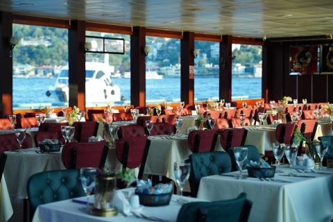 New Year's Party Cruise With Gala Dinner Drinks