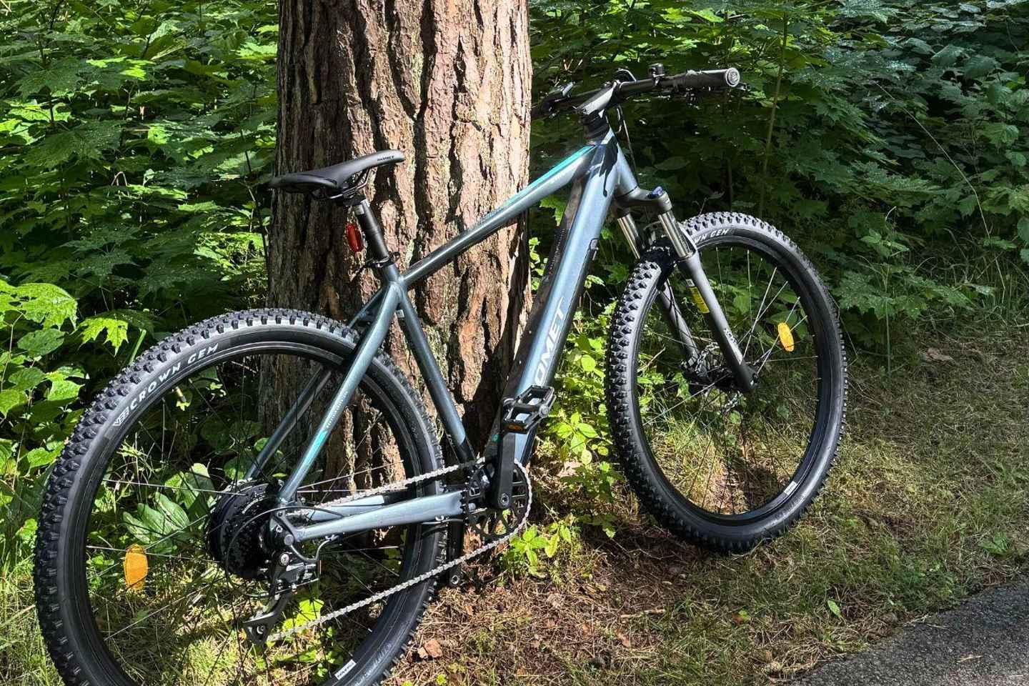 Riga: Electric Bike Rental with Helmet and Lock