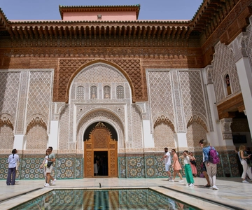 Marrakech: Visita guidata alla Madrasa Ben Youssef con biglietti