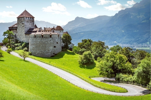 Zurich: Liechtenstein, Austria, Germany and Swiss Day Trip Zurich:Private Car Tour to 4 Countries in a Day &Rhine Falls