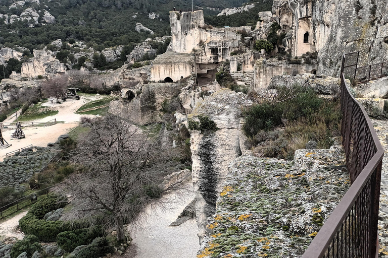 夏季之旅，4天/ 3晚，骑电动自行车探索普罗旺斯夏季之旅，4天/3夜，骑电动自行车探索普罗旺斯