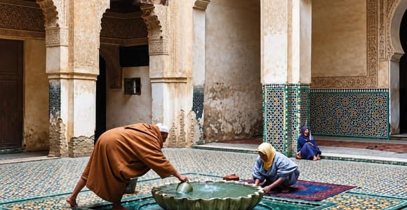 Fes: 3-Hour Royal Palace, Madrasa, Tannery & Old Medina Tour