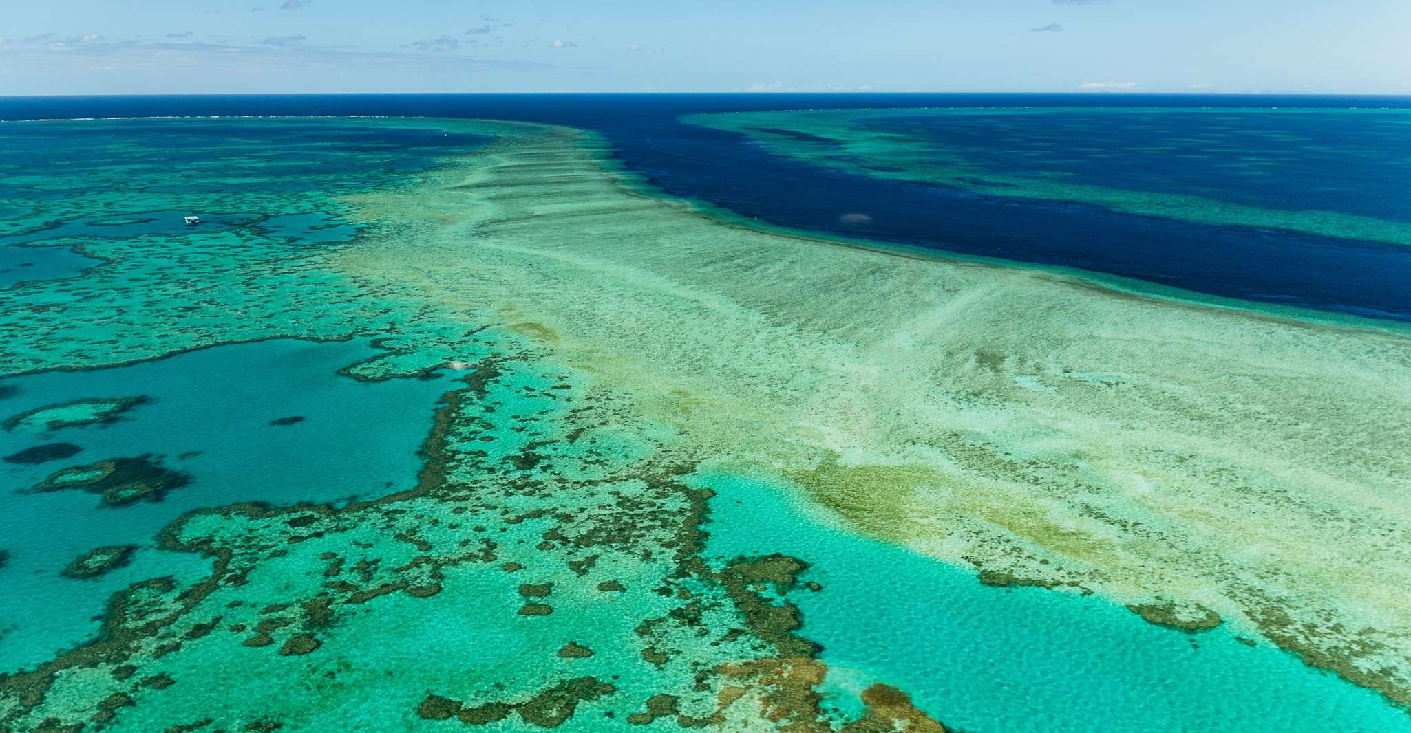 From Airlie Beach, Whitsundays Scenic Flight with Pickup - Housity