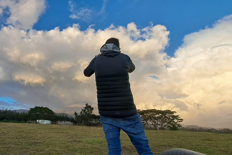 Arusha: Panoramic Sunset View with Food OptionsPanoramic Sunset View with Hot Picnic Style Meal