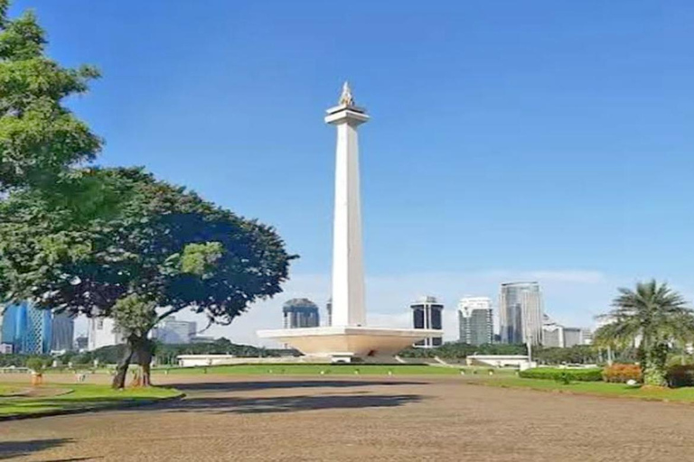 Visita de medio día a Yakarta El Monumento con tour de la ciudad destacado