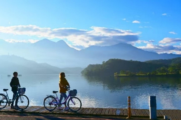 Taiwan Sightseeing Bus {Official}: Jednodniowa wycieczka nad jezioro Sun Moon LakeAutobus turystyczny na Tajwanie {oficjalny}: jednodniowa wycieczka nad jezioro Sun Moon Lake