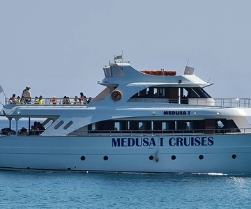 Protaras: Medusa Chill-Out Cruise to Blue Lagoon & Sea Caves