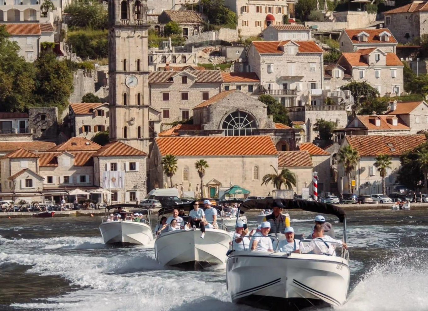 Kotor: Tur til Den Blå Grotte, ubådebasen og Lady of the Rocks