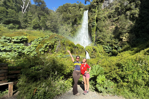 Pucón: El León Hot Springs and Waterfalls From Pucón: El León Hot Springs and Waterfalls