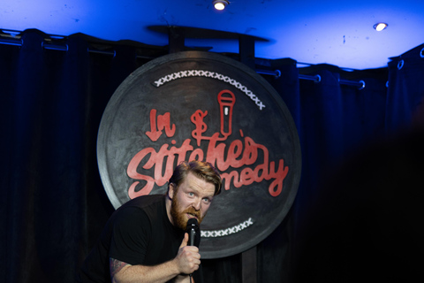 Dublin: Clube de Comédia Temple Bar In Stitches Comedy