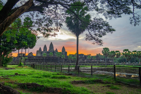 Siem Reap: Angkor Wat Sunrise with Direct SAI Transfer
