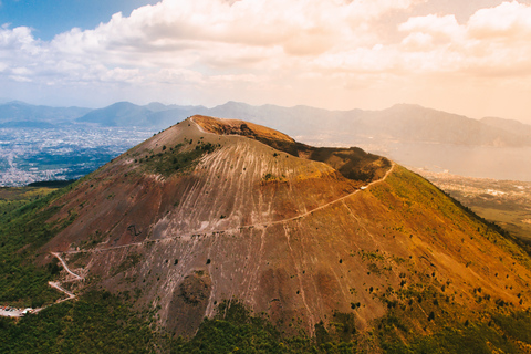 Excursión al Vesubio y Pompeya: Adéntrate en la Historia Antigua y la Naturaleza