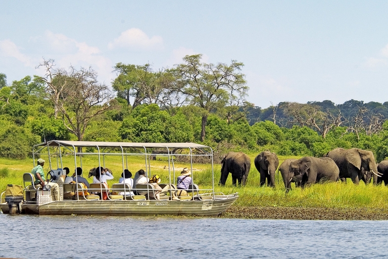 4-daags Victoria Falls-avontuur met kanoën en Chobe Safari4-daagse Victoria Falls Chobe met kanosafari