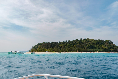 Krabi: Sunset Bliss to Phi Phi & 4 Island by Speed Catamaran