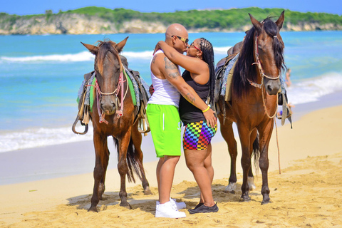 Descubre los Senderos de Punta Cana en un Paseo a Caballo