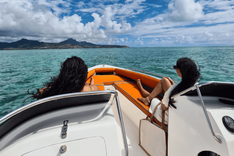 Private Ganztagestour mit dem Schnellboot - Blaue Bucht bis Ile Aux Cerfs