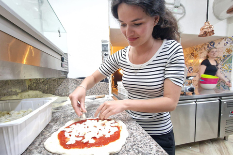 Napoli: Corso di preparazione della pizza con un pizzaiolo locale