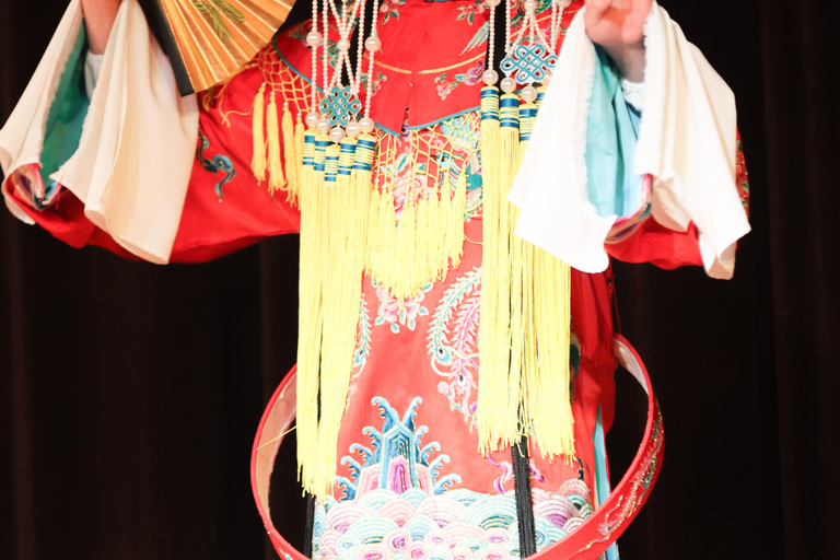 Wuhan: Yellow Crane Tower, East Lake & Hankow Tour