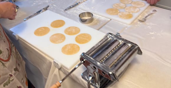 Bari: Pasta- und Tiramisu-Kochkurs mit Wein