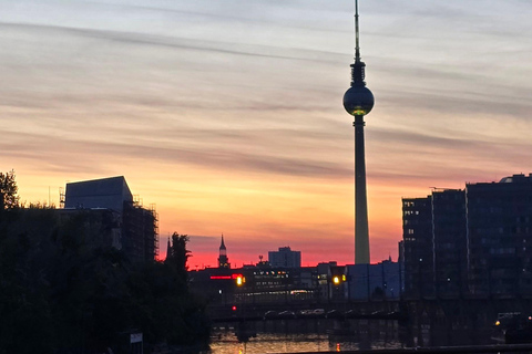 Berlin: Nightlife - Street Food - Guided Segway Tour with Maximum Fun