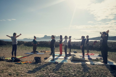 National Park of the Calanques : Yoga & Hike Marseilleveyre