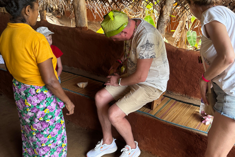 Pasikuda: Sigiriya lion Rock, Village tour & Safari tour