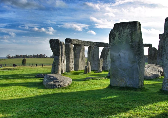 Von Cambridge aus: Geführte Tagestour nach Bath und Stonehenge