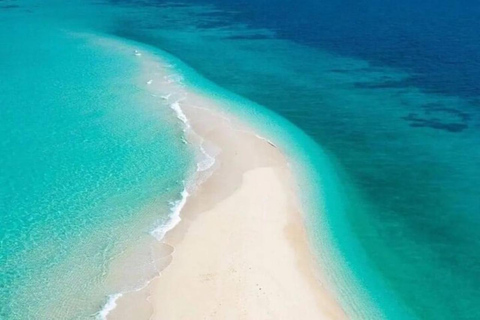 زنجبار: جولة خاصة في ضفة نيانجي الرملية مع غداء من المأكولات البحرية.جولة بدون خدمة النقل من الفندق