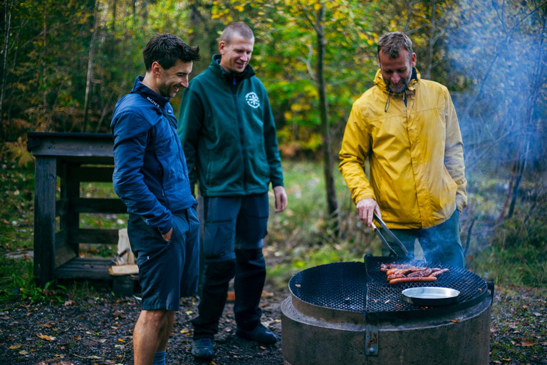 Stockholm: Vandring, utomhusmatlagning och kallvattenflytningPickup from Stockholm - drop-off Vaxholm