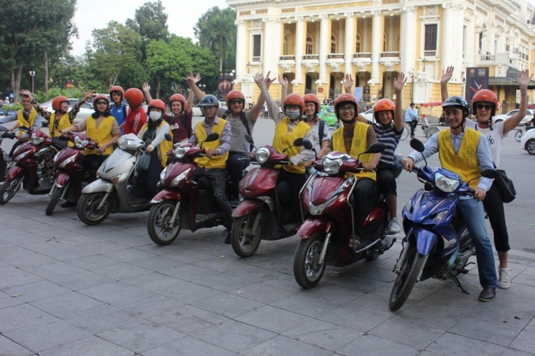 Combo Stadshoogtepunten & Hanoi Unseen Motorbike TourHanoi: Bananeneiland & Hidden Gem Scooter Tour