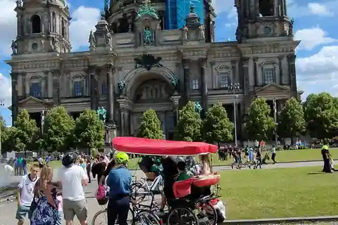 Hoogtepunten tot 7 personen 1 riksja, (e) fietsen, e-rollers