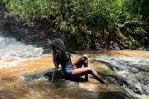 Nairobi: Kerurumo Waterfalls Day Trip with Picnic