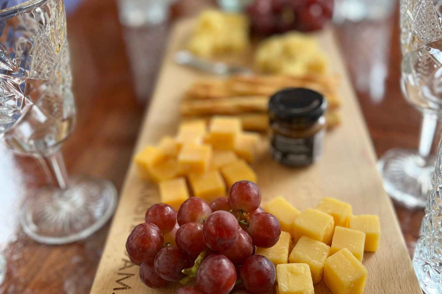 Amsterdam: Luxury Cheese & Wine Canal Cruise