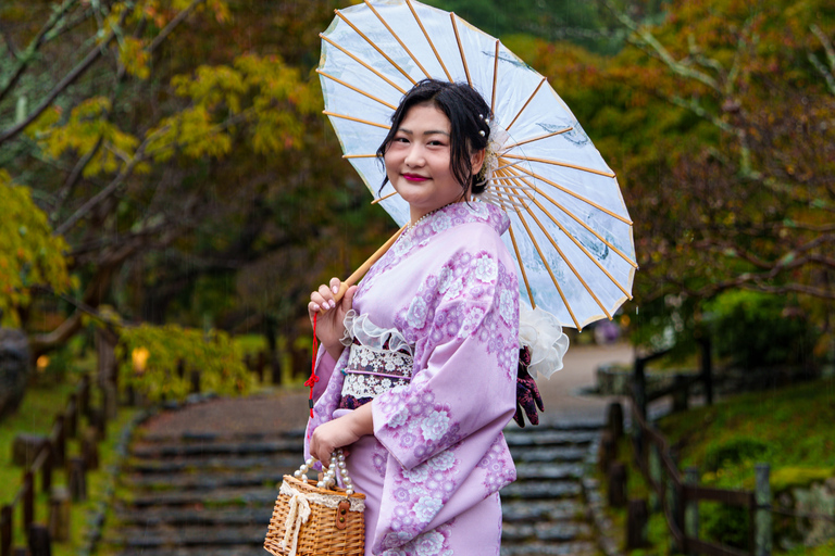 Kyoto: Private Kimono Photoshoot for Couples and Solo