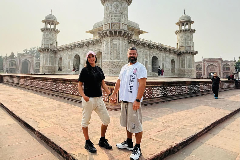 Taj Mahal Sunrise Skip-the-Line Express Entry Ticket & Guide Agra: Taj Mahal Tour with Private Guide Only