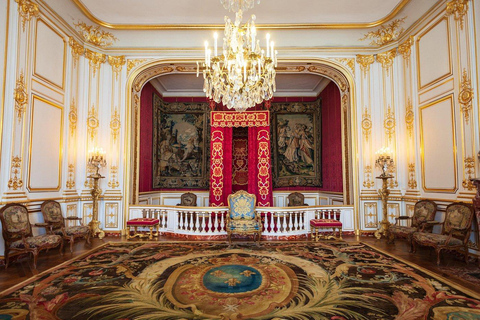 巴黎专属之旅：香波堡城堡高尔夫球车+纪念品小型货车（最多可载6人）