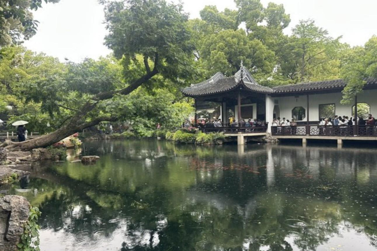 Shanghai: Huishan Ancient Town & Tai Lake Private Day Trip