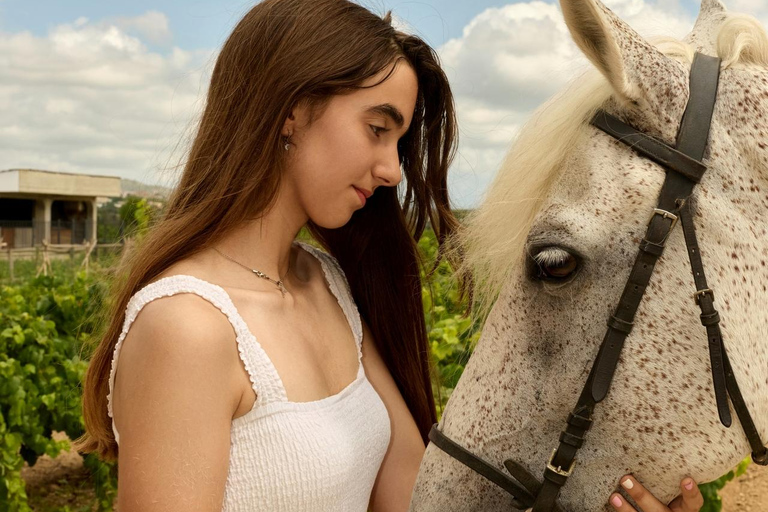 Albufeira: Horseback Ride with Tapas and Wine