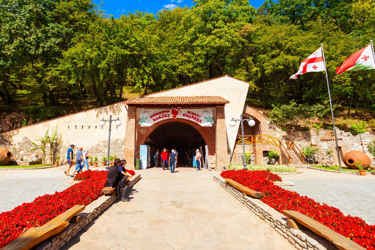 Tbilisi: Kakheti Wine Region Tour Sighnaghi, Bodbe & Alazani Guided Tour with Wine Tastings