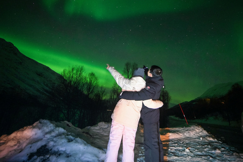 Tromsø: Aurora Tour with Photos & Warm Bodysuits