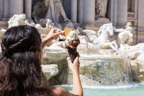 Visita ao subsolo do bairro da Fonte de Trevi e gelado