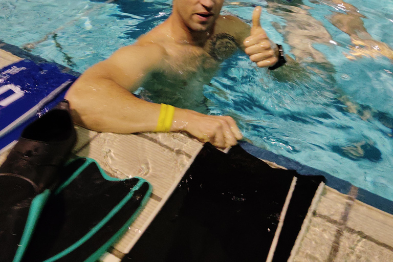Apnée sous-marine et plongée en apnée dans la mer Ligure.APNÉE SOUS-MARINE