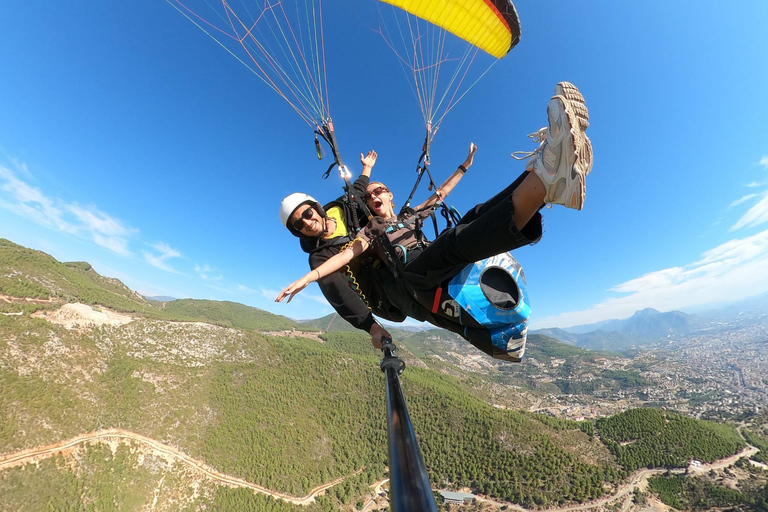 Alanya: Tandem Paragliding Flight with Hotel Pickup