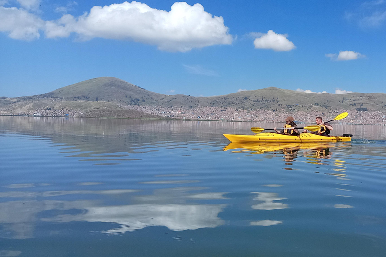 Puno: kajak na pływającej wyspie Uros na jeziorze Titicaca