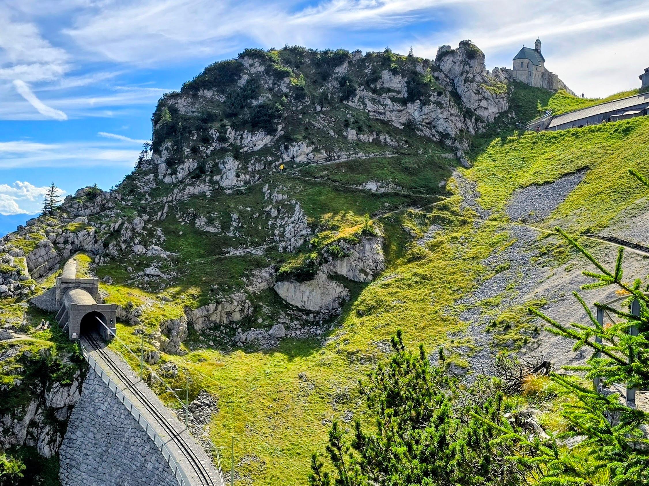 Geführte Wanderung nähe München: Malerischer Wendelstein und seine Schätze