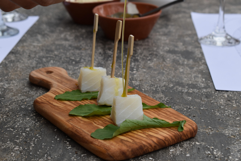 Messénie : L&#039;expérience de l&#039;huile d&#039;olive - Visite complète, accords mets et vins, dîner