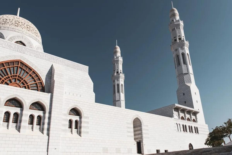 Best of Muscat in One Day (8–9 Hours) with Hotel Pickup